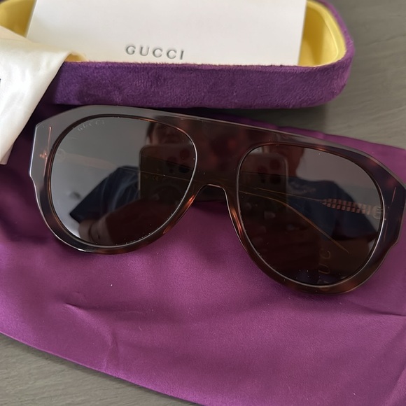 Gucci Sunglasses 🕶️ - Picture 4 of 5